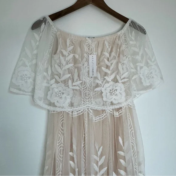 XS NWT Baltic Born Maxi Dress Off White Cream Lace Maxi Guinevere Off Shoulder - Picture 7 of 16